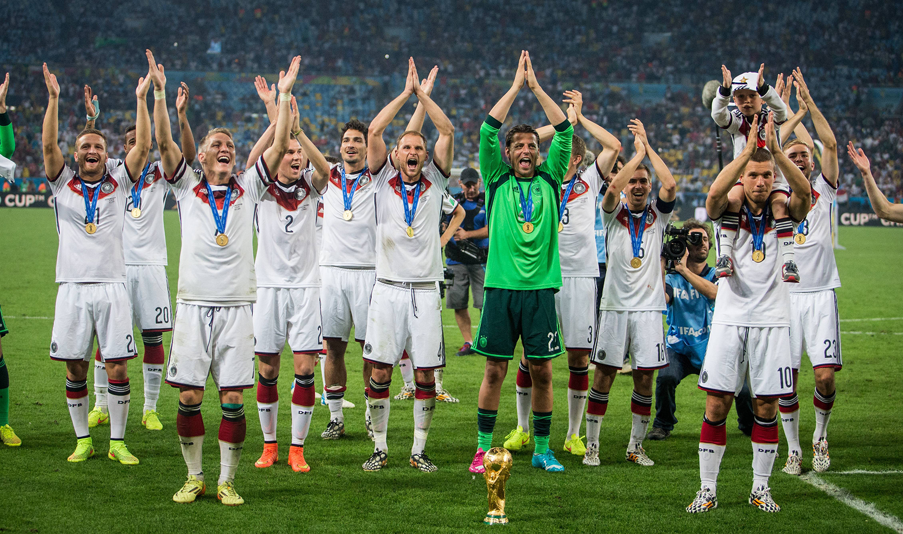 Vier Sterne Die WeltmeisterBox Pressebereich