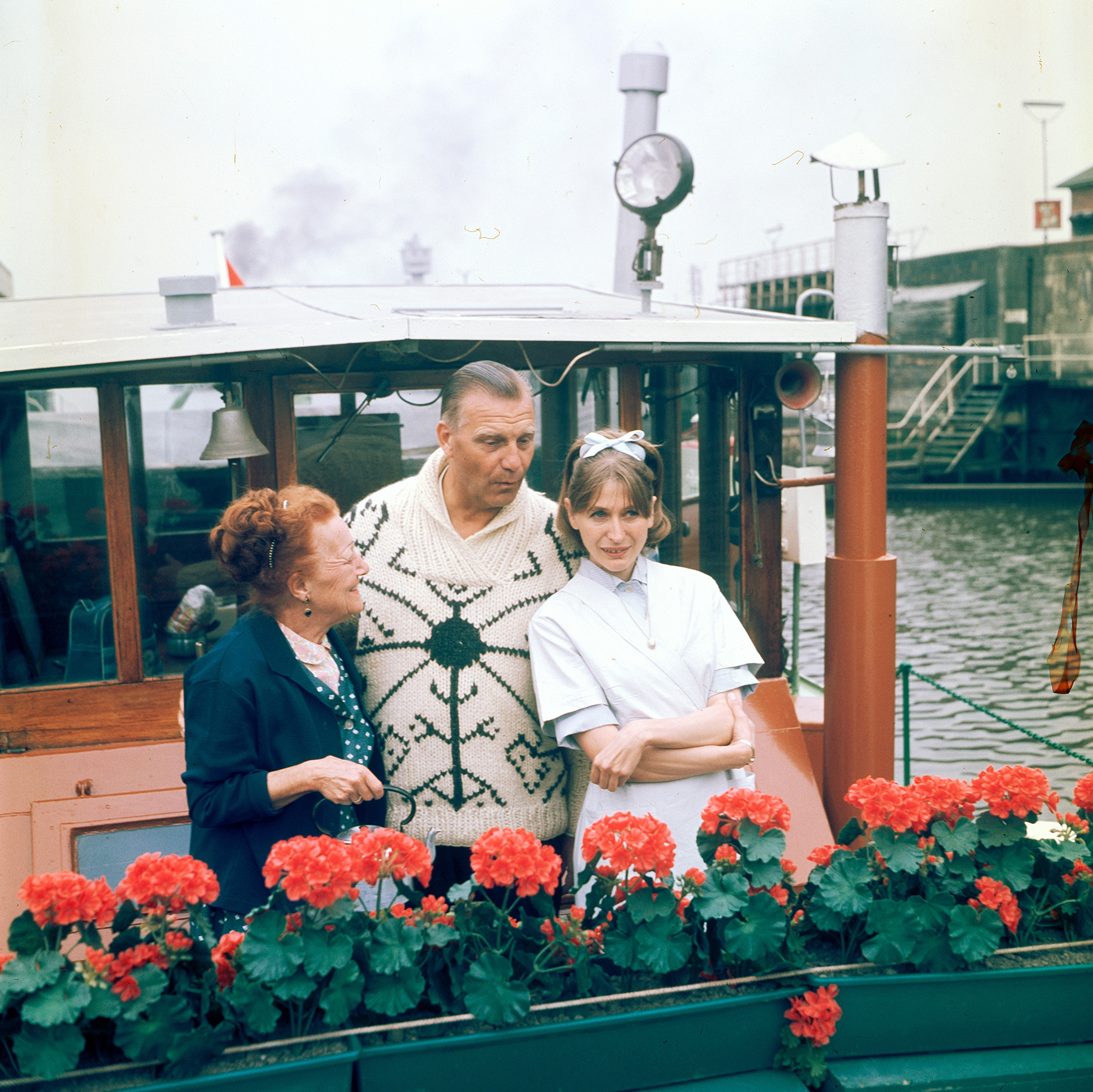 Vier Stunden von Elbe 1 – Eine Trilogie von und mit Helga Feddersen ...